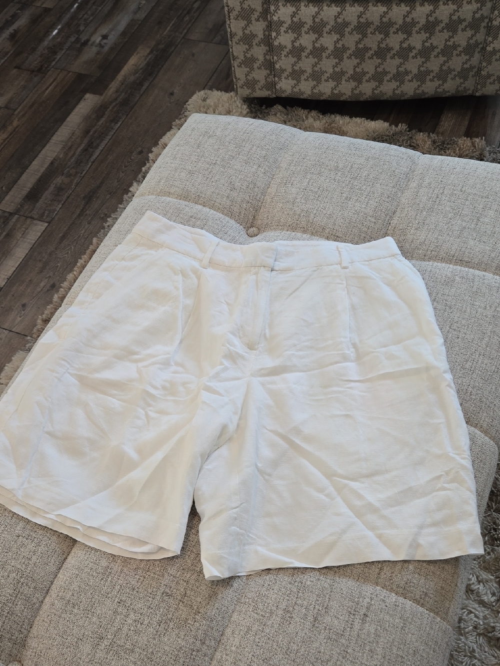 LOFT The Peyton Short White Linen